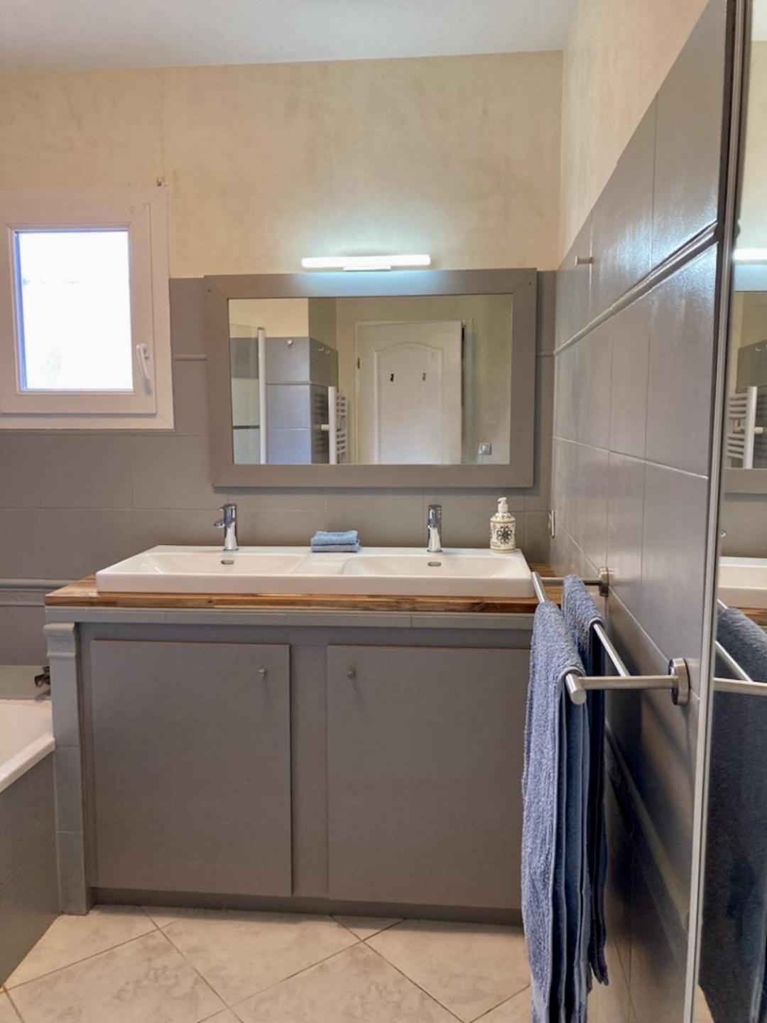 קרקסון Residence Alpha Centauri מראה חיצוני תמונה
