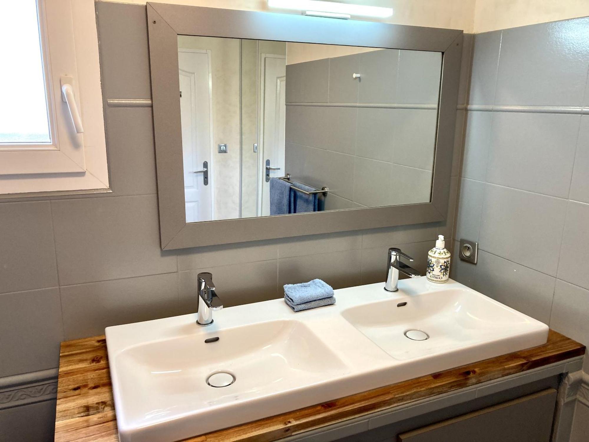 קרקסון Residence Alpha Centauri מראה חיצוני תמונה
